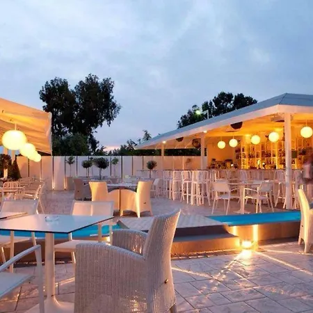 Sueno Bungalows * 尼亚·蒙达尼亚